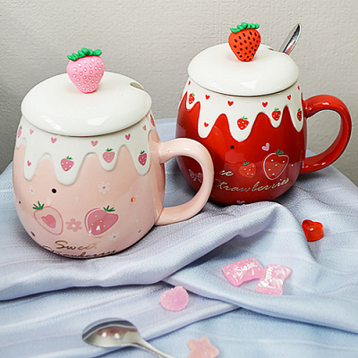 Чашка с крышкой и ложкой 500 мл Strawberry Stenson - 00209 ✅ базовая цена $4.77 ✔ Опт ✔ Скидки ✔ Заходите! - Интернет-магазин ✅ Фортуна-опт ✅